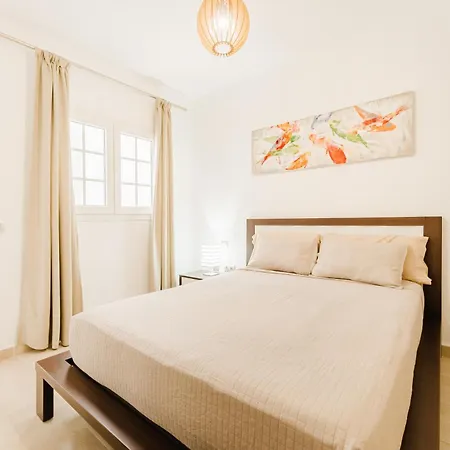 Old Town Reina Sofia 4 *